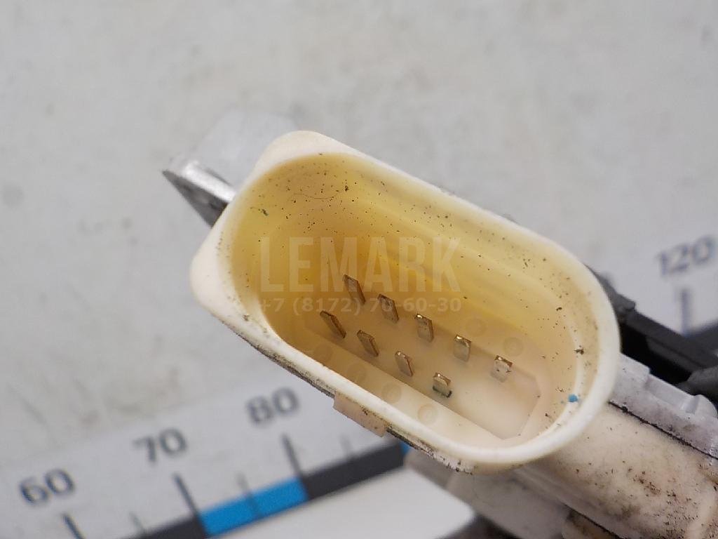 Замок двери передней правой