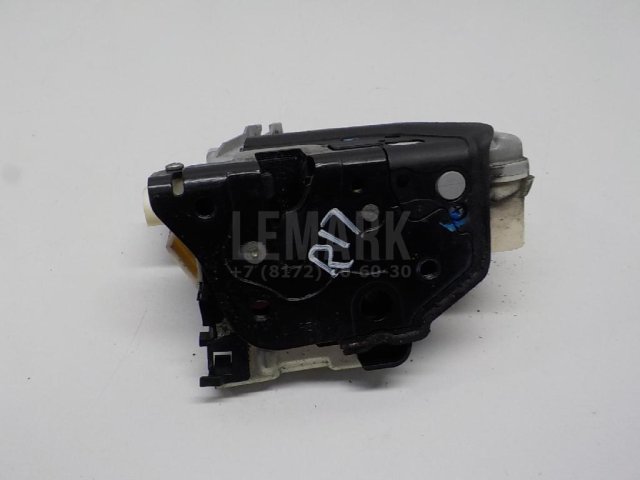 Замок двери передней правой