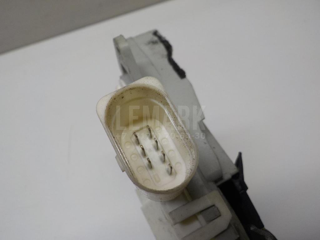 Замок двери передней правой