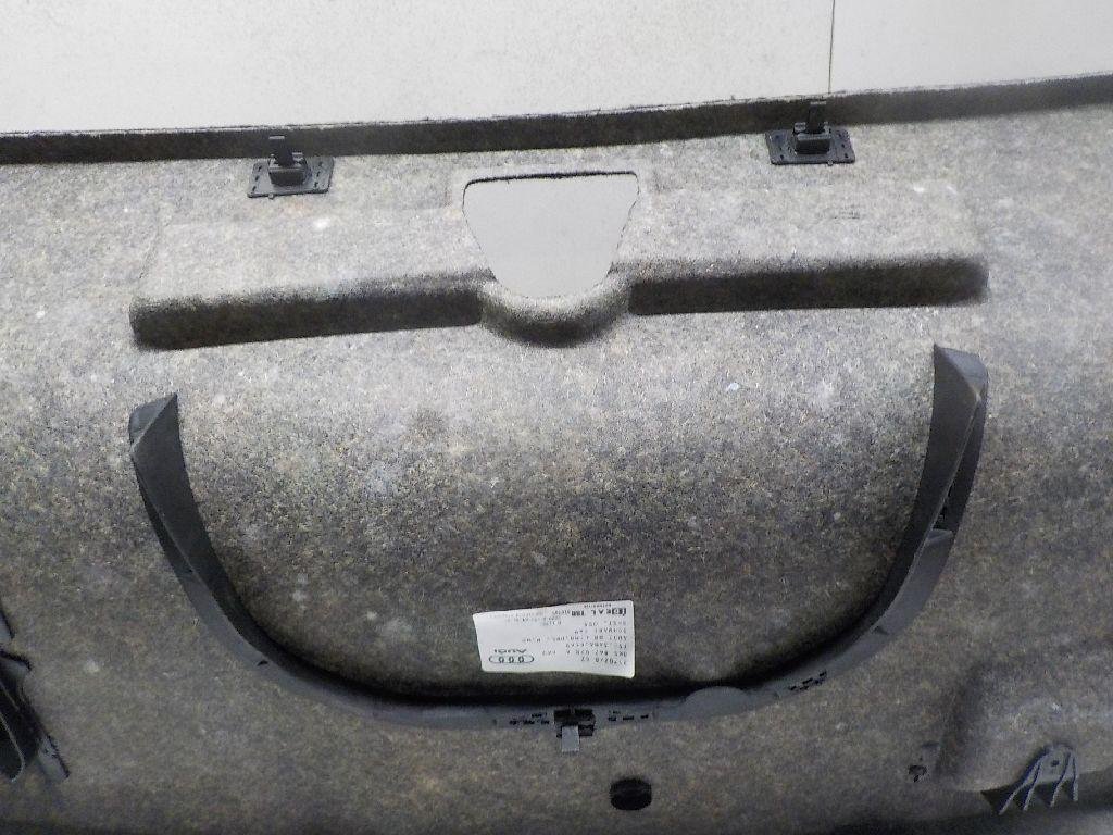 Обшивка крышки багажника