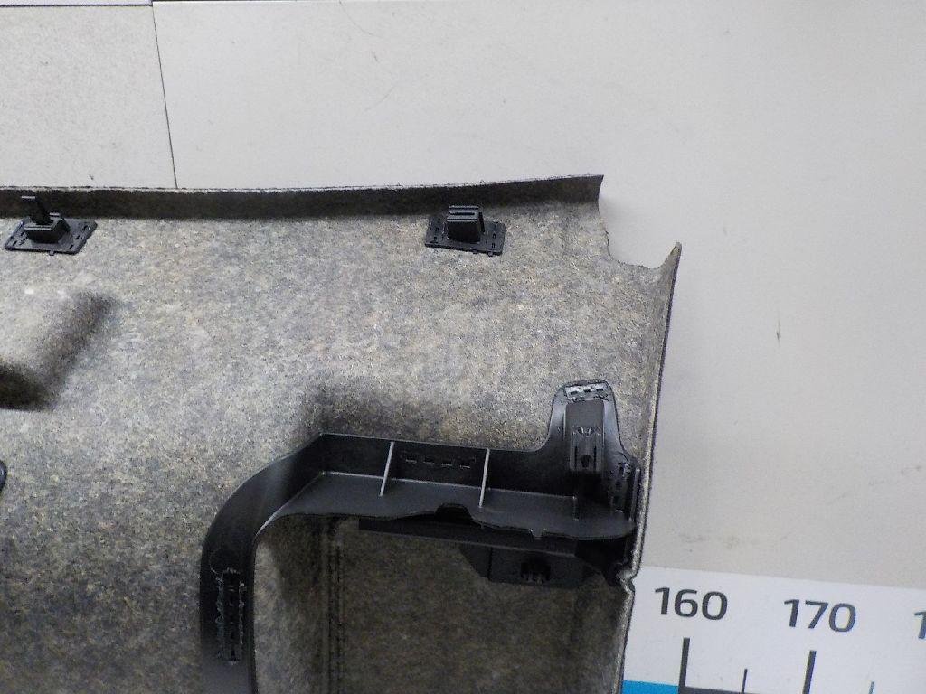 Обшивка крышки багажника