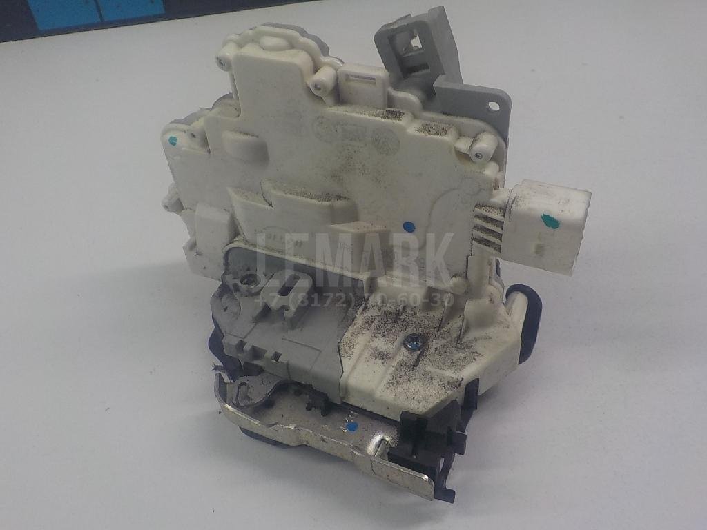 Замок двери задней правой