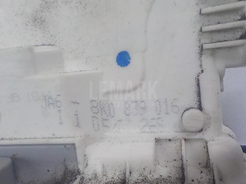 Замок двери задней правой