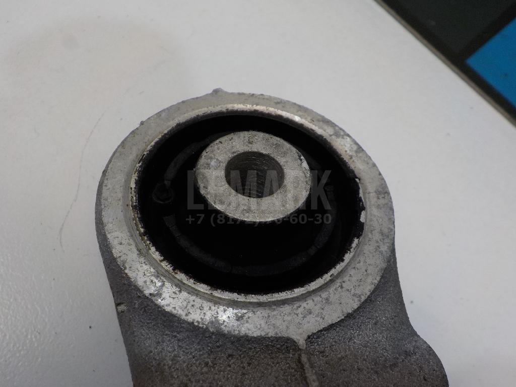 Рычаг задний нижний правый