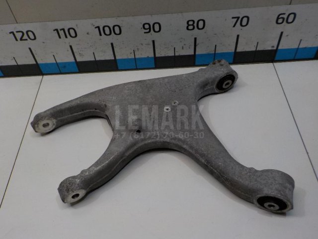 Рычаг задний нижний правый