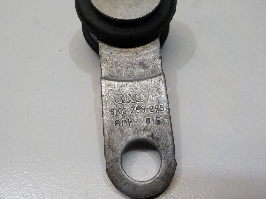 Кронштейн глушителя