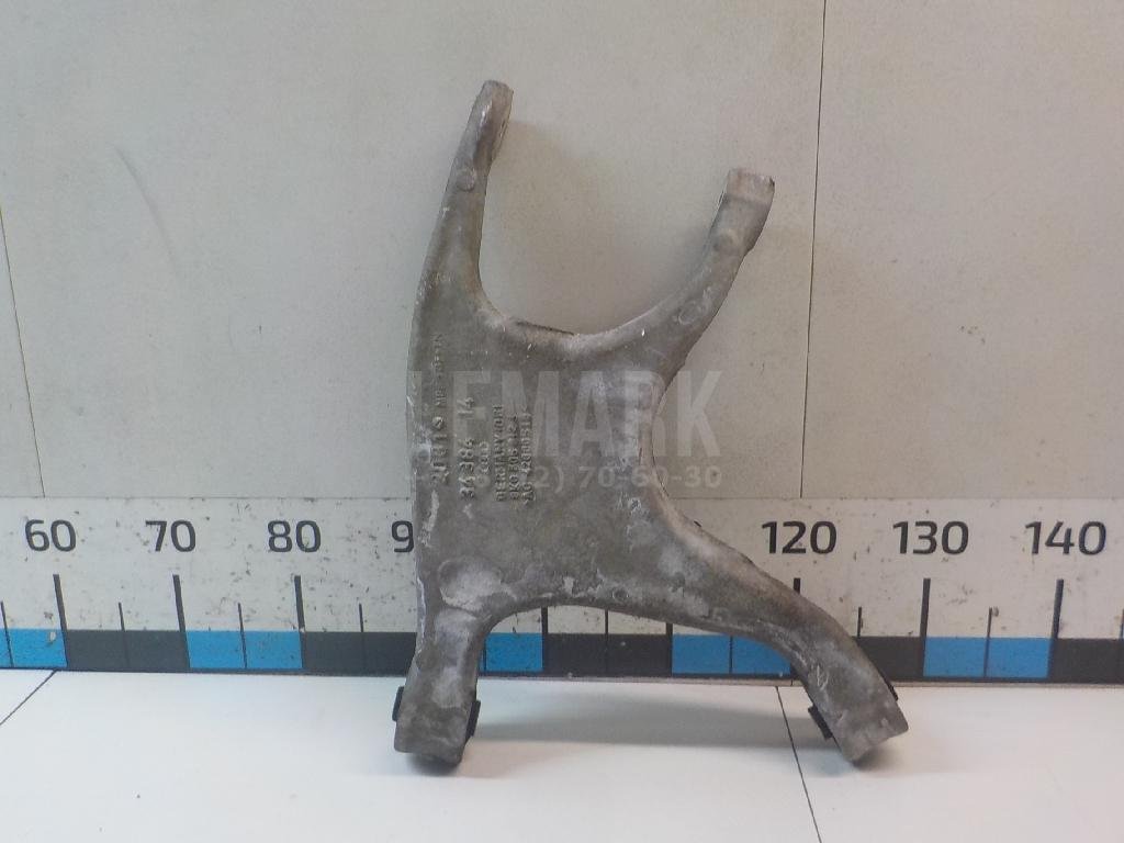 Рычаг задний нижний правый