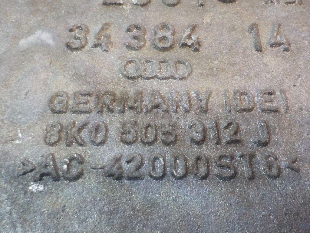 Рычаг задний нижний правый