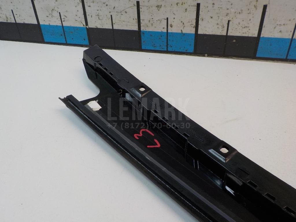 Накладка двери задней левой