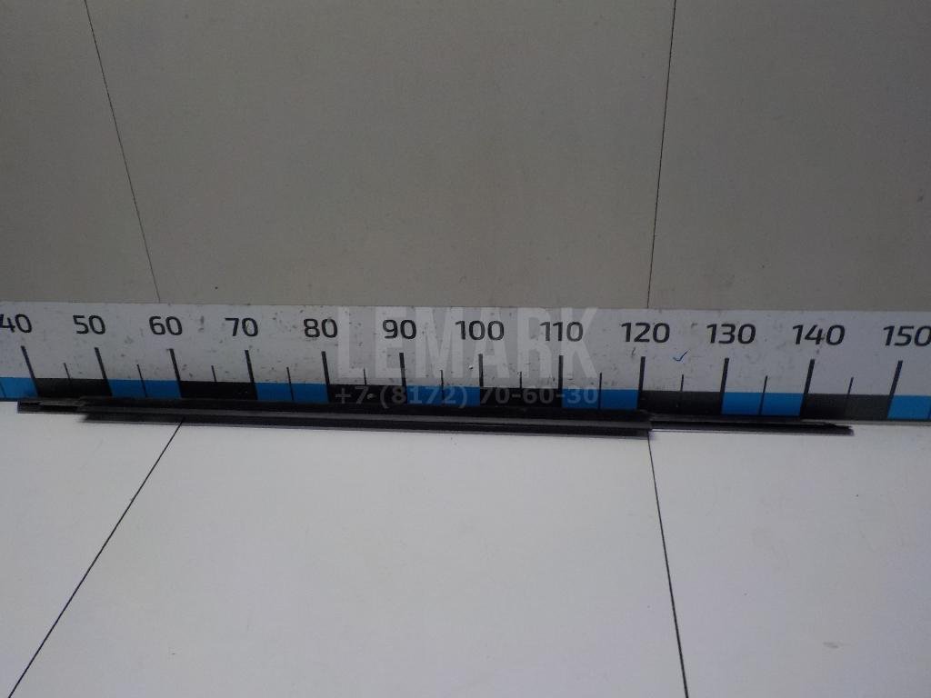 Накладка стекла переднего левого