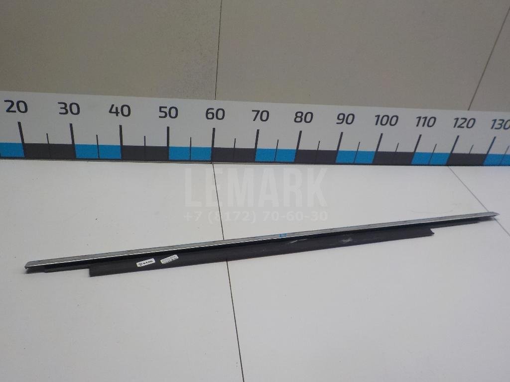 Накладка стекла заднего левого