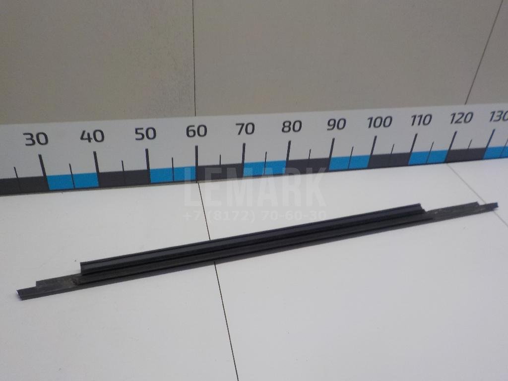 Накладка стекла заднего левого