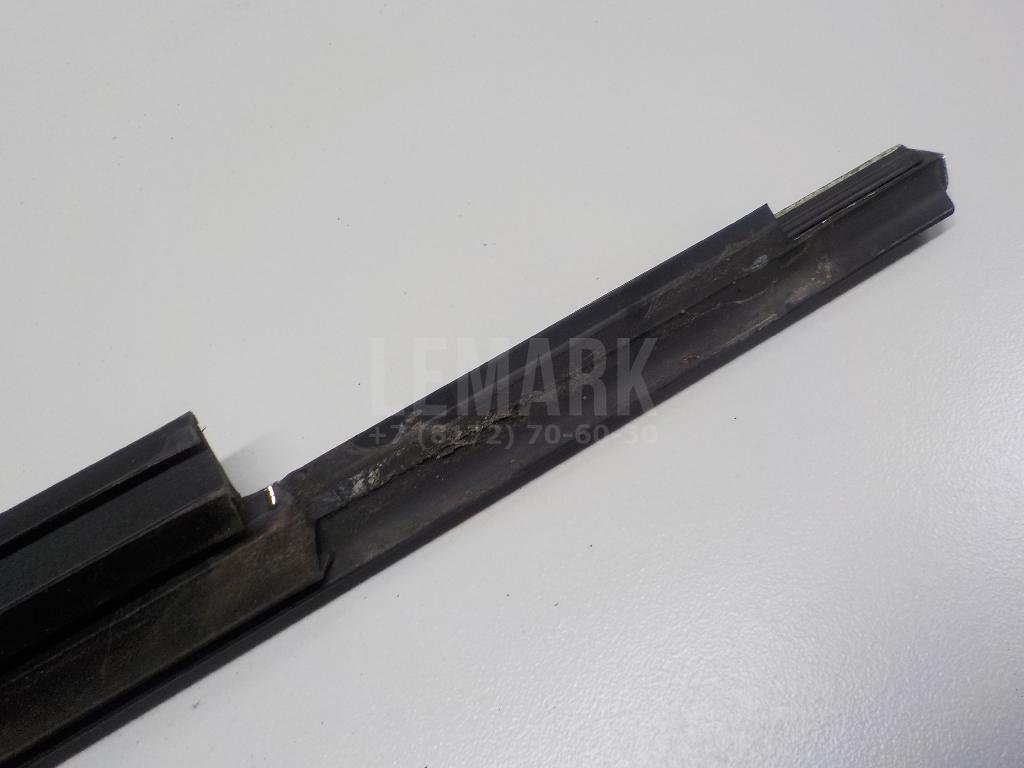 Накладка стекла заднего левого