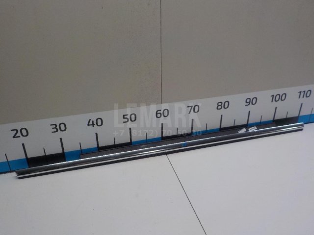 Накладка стекла заднего левого