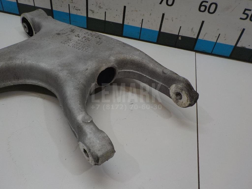 Рычаг задний нижний правый