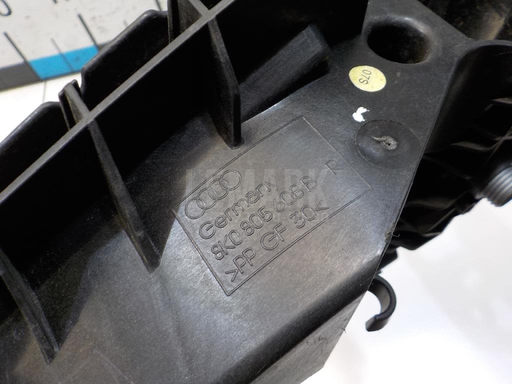 Кронштейн фар правый