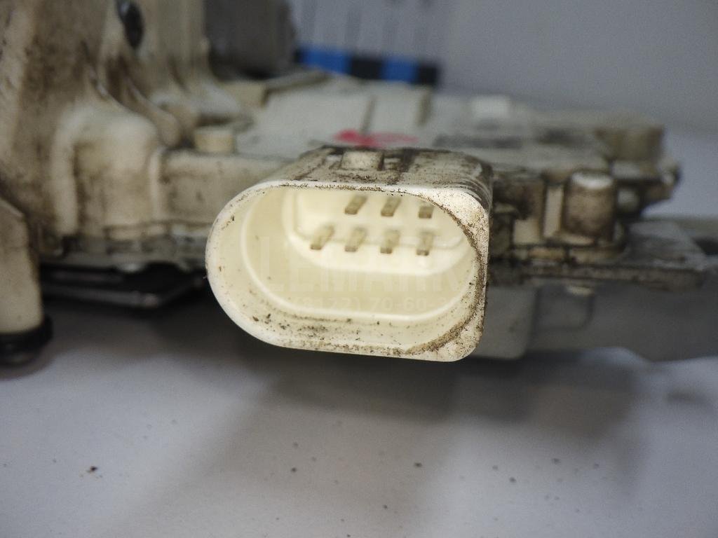 Замок двери задней правой