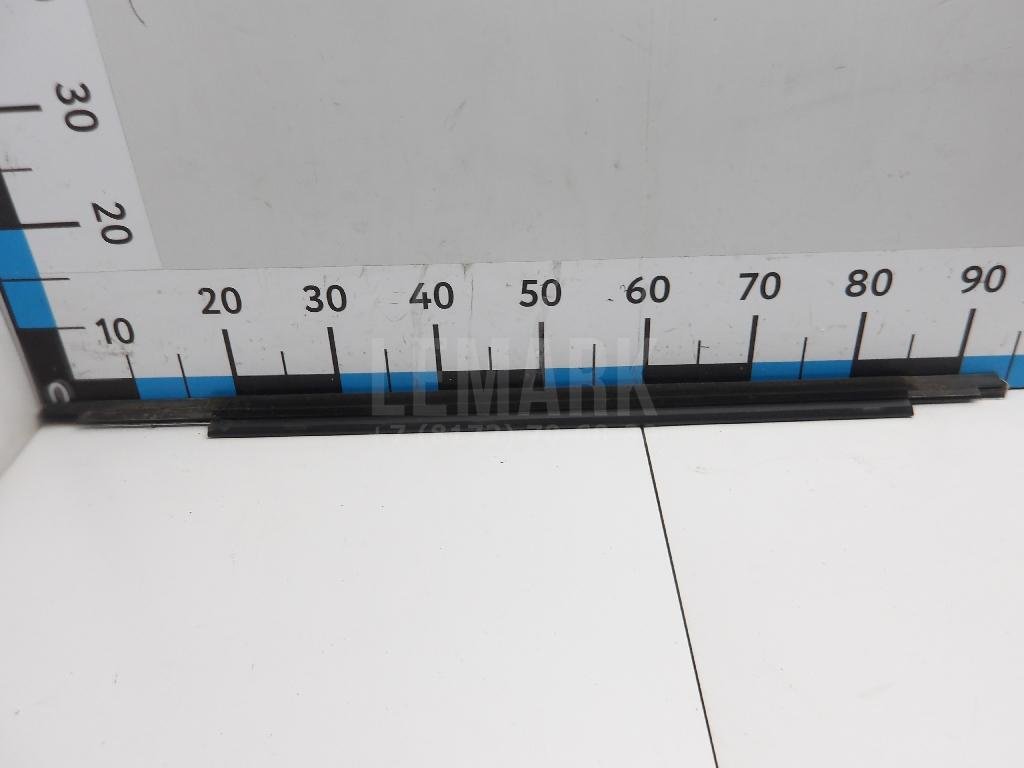 Накладка стекла заднего левого