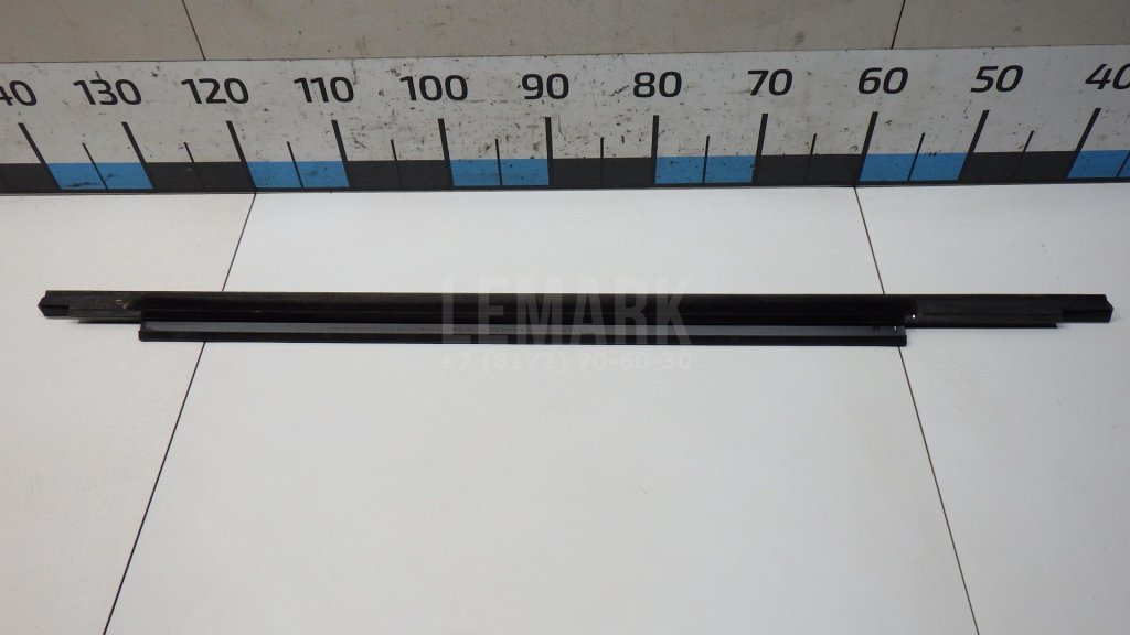 Накладка стекла заднего правого