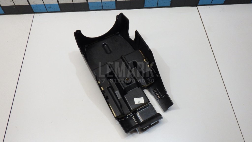 Кожух рулевой колонки нижний