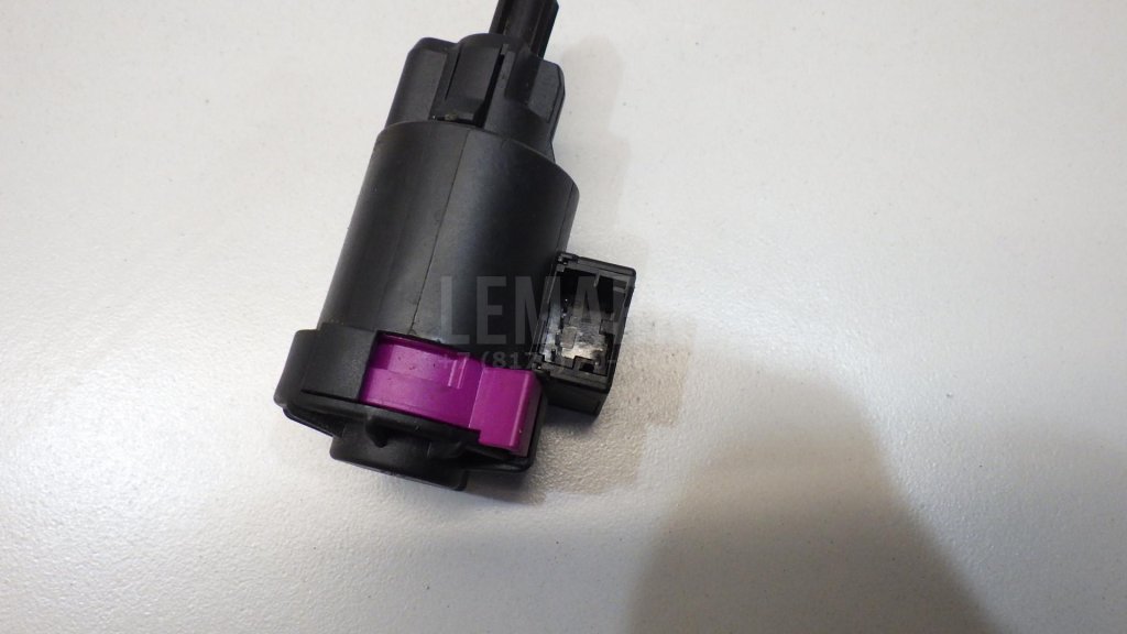 Датчик включения стопсигнала для  Audi A4 [B9] 2015