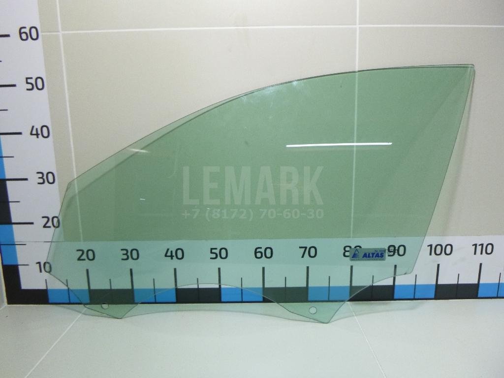 Стекло двери передней левой