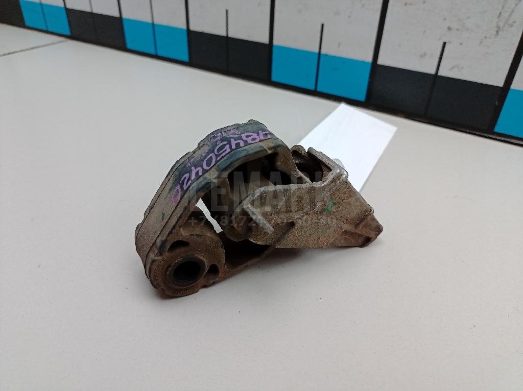 Кронштейн глушителя