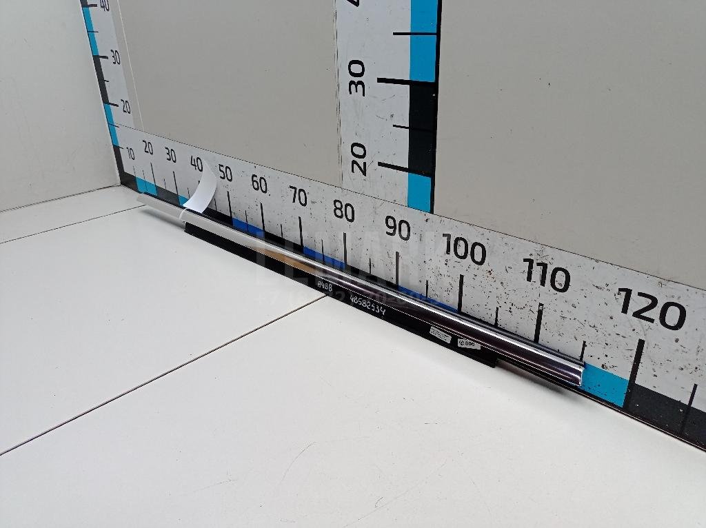 Накладка стекла заднего правого