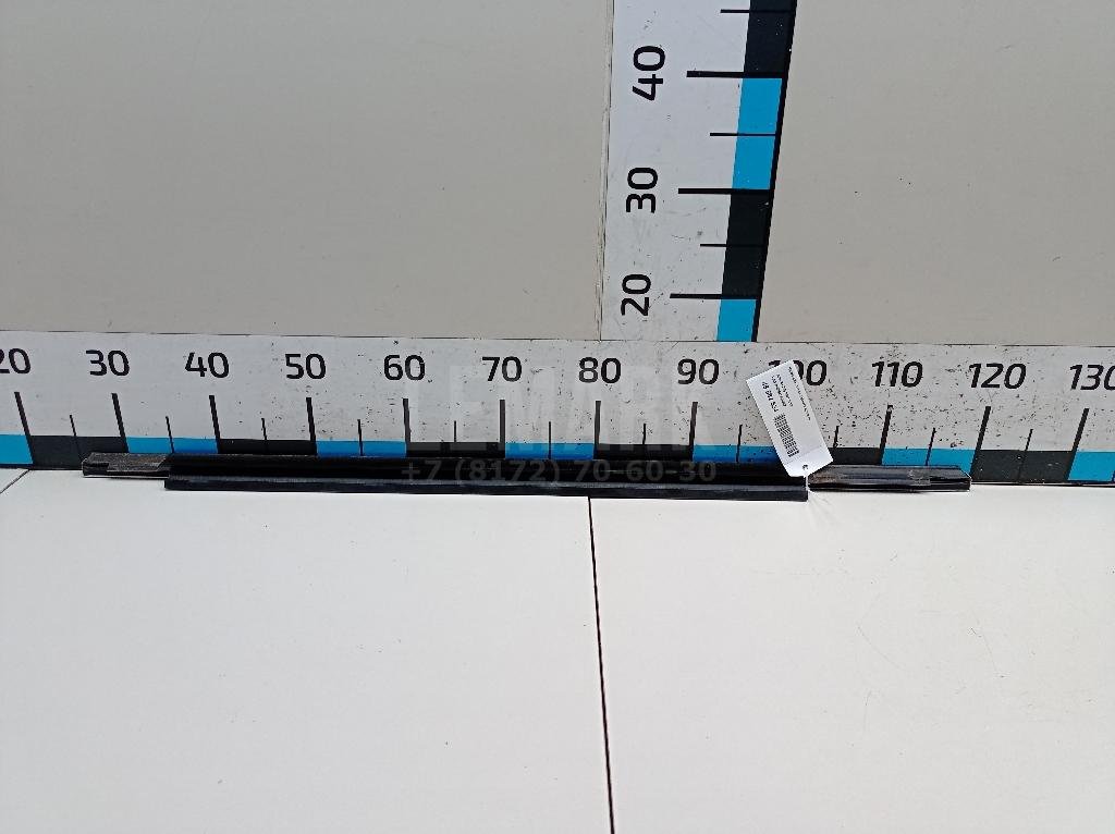 Накладка стекла заднего правого