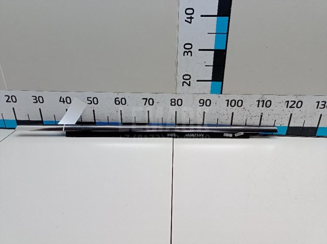 Накладка стекла заднего правого