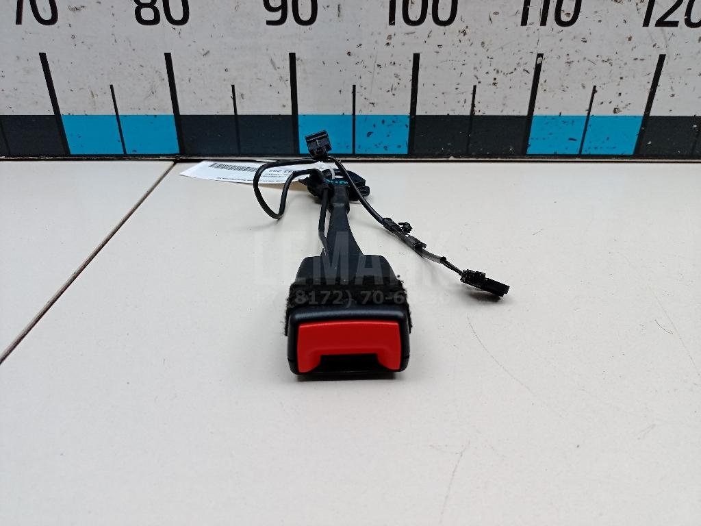 Ответная часть ремня безопасности