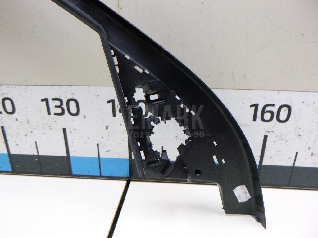 Накладка двери передней правой