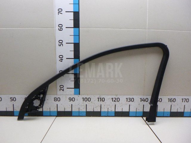 Накладка двери передней правой