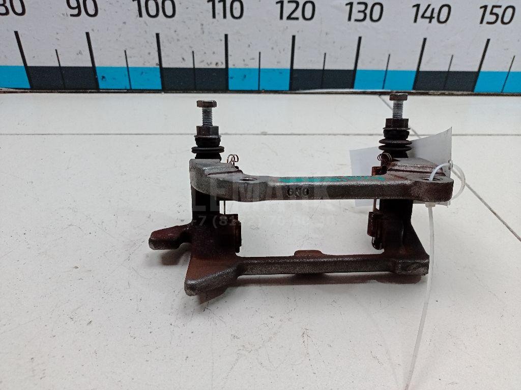 Скоба суппорта заднего правого