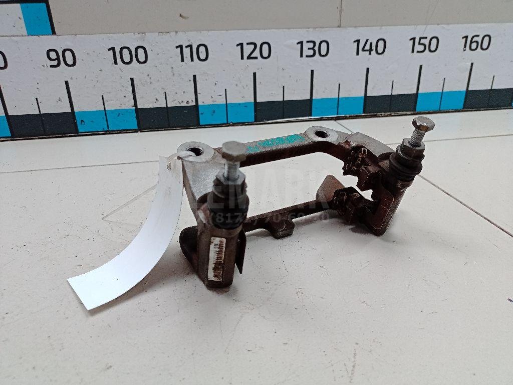 Скоба суппорта заднего правого