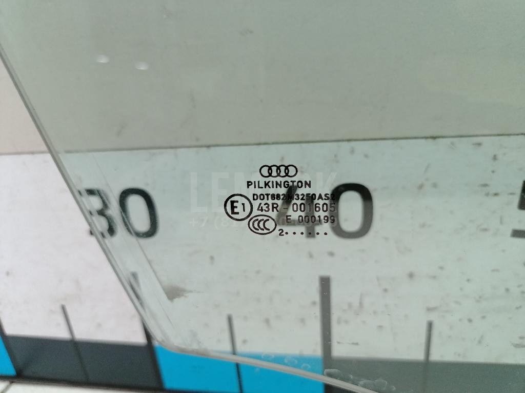 Стекло двери передней правой