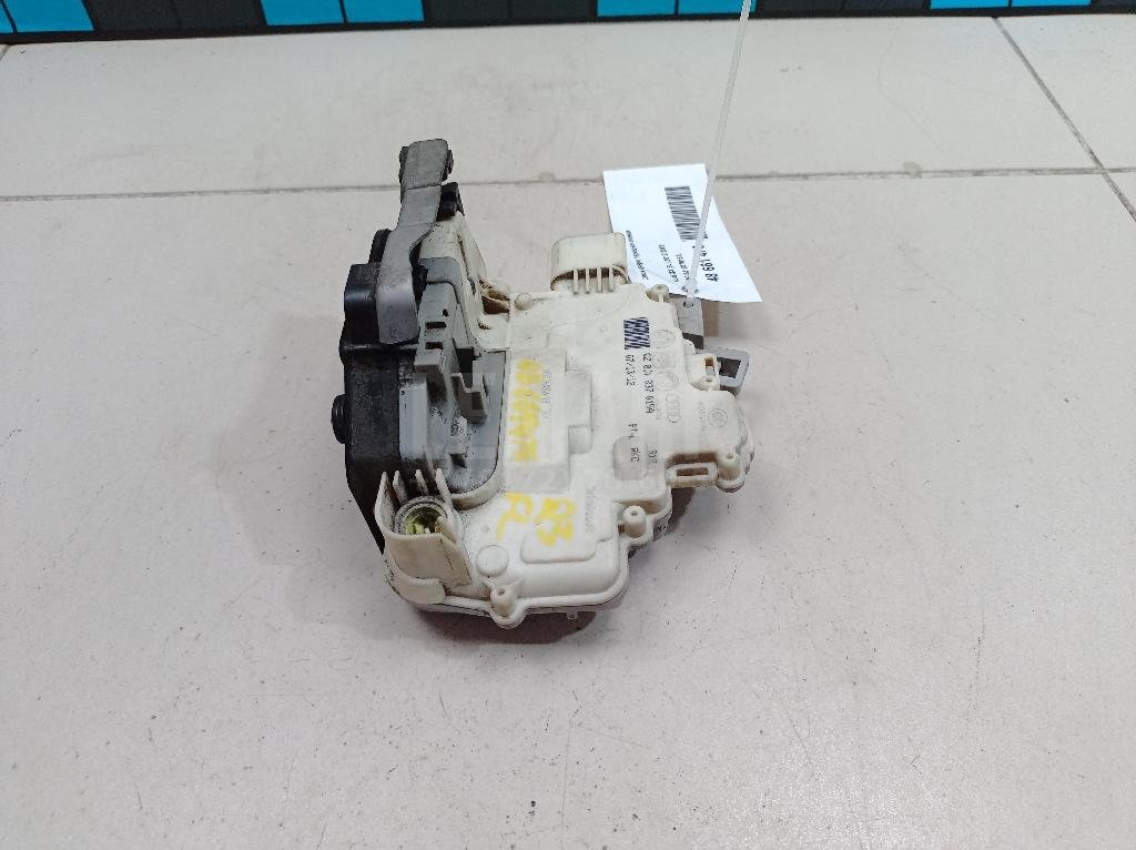 Замок двери передней левой