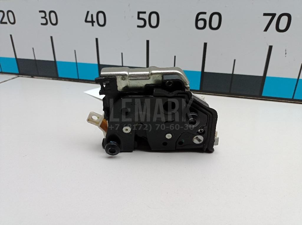 Замок двери задней левой