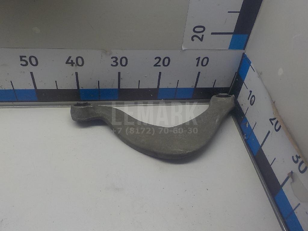 Рычаг задний верхний правый