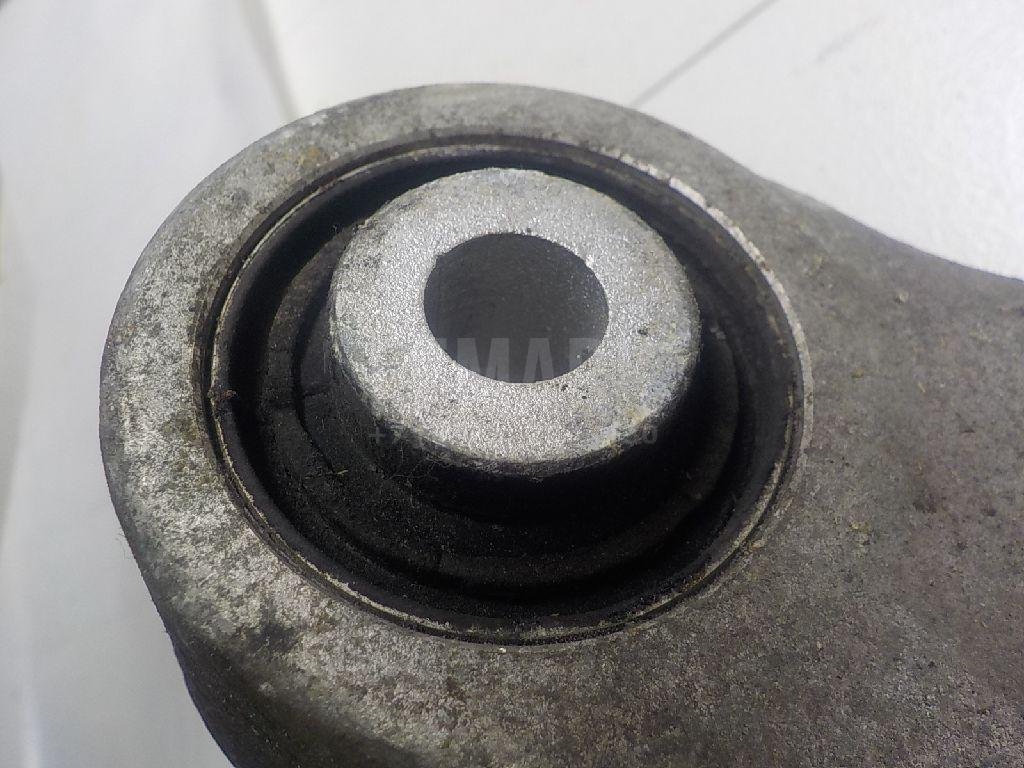 Рычаг задний верхний левый