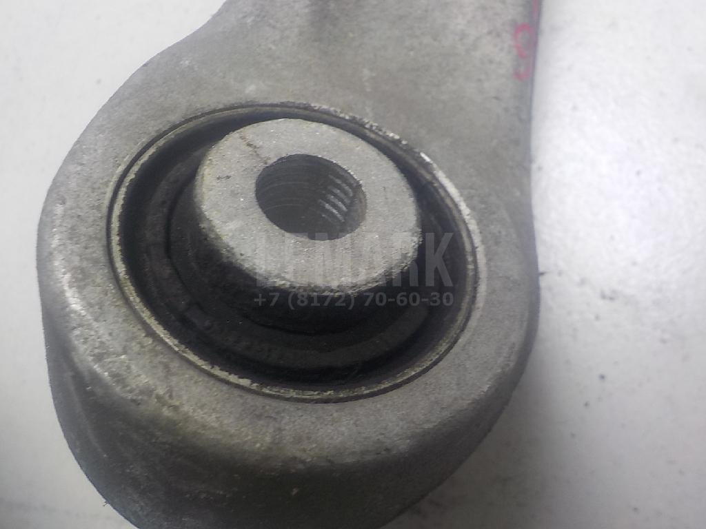 Рычаг задний верхний правый