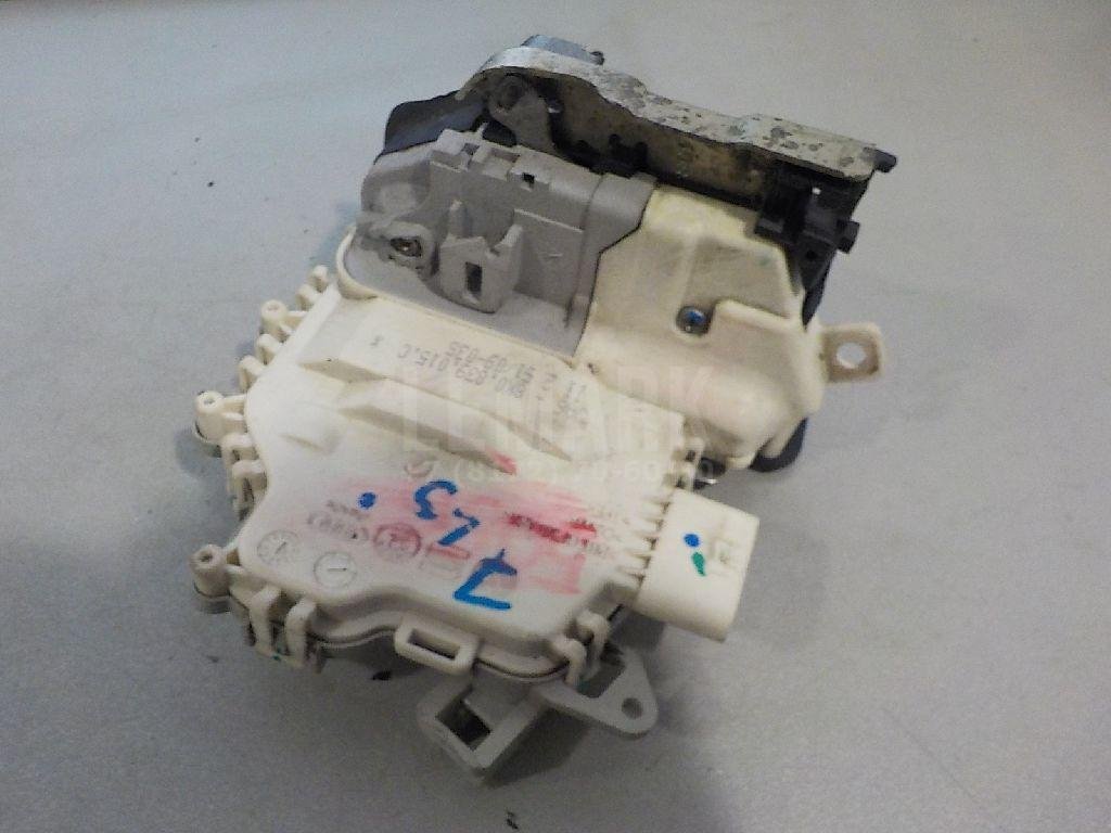 Замок двери задней левой