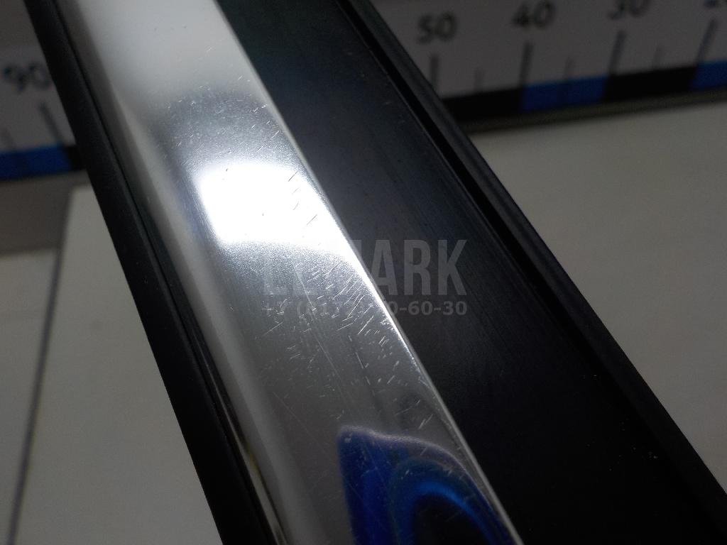 Накладка стекла заднего правого