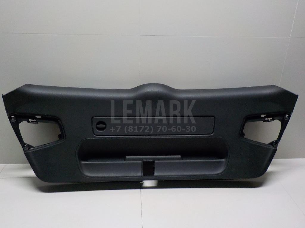 Обшивка двери багажника