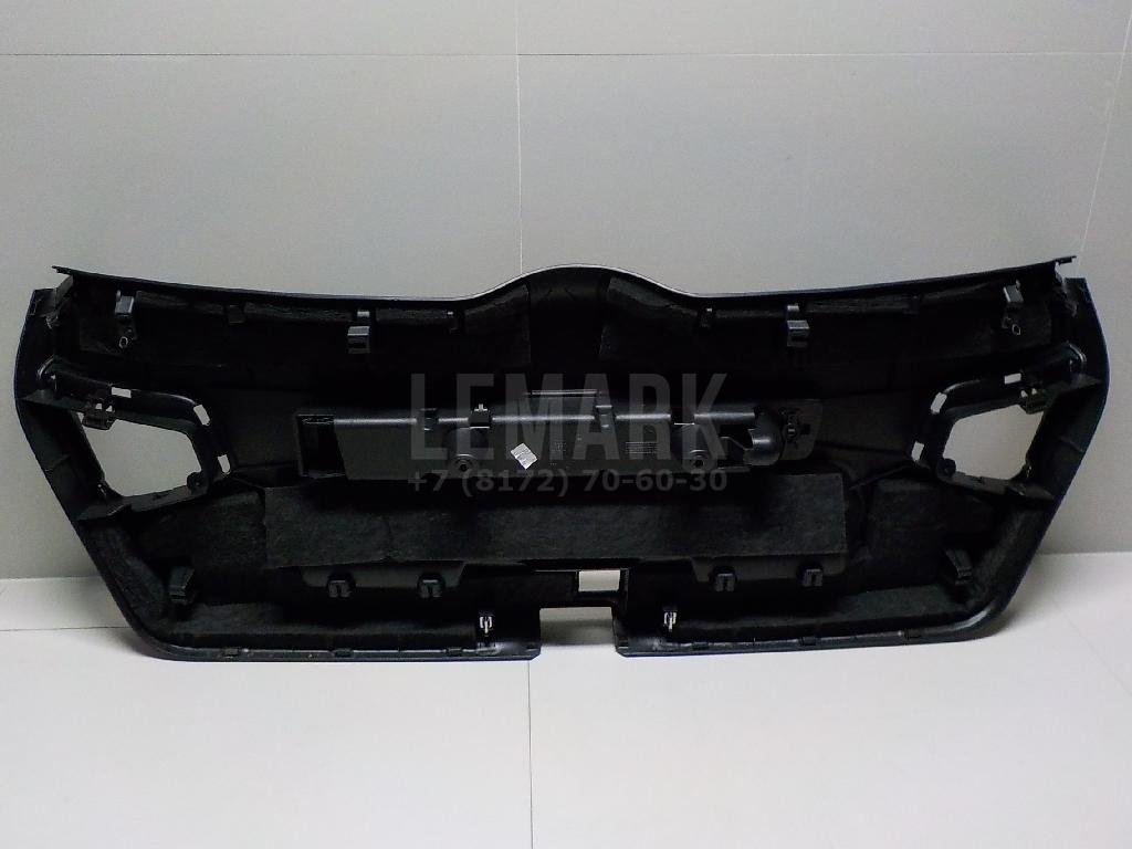 Обшивка двери багажника