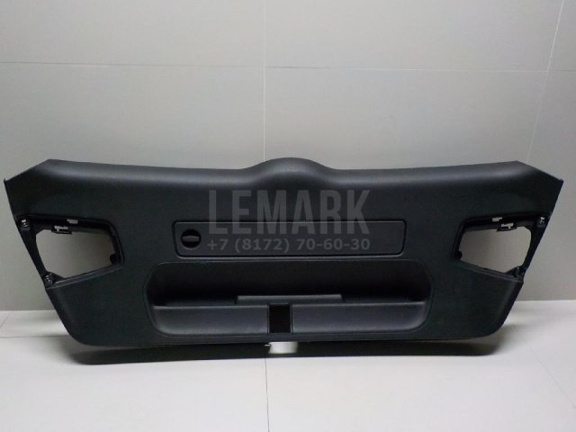 Обшивка двери багажника