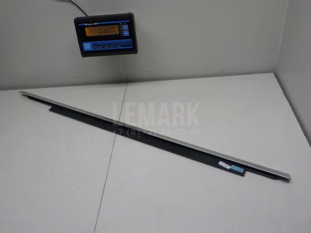 Накладка стекла заднего правого