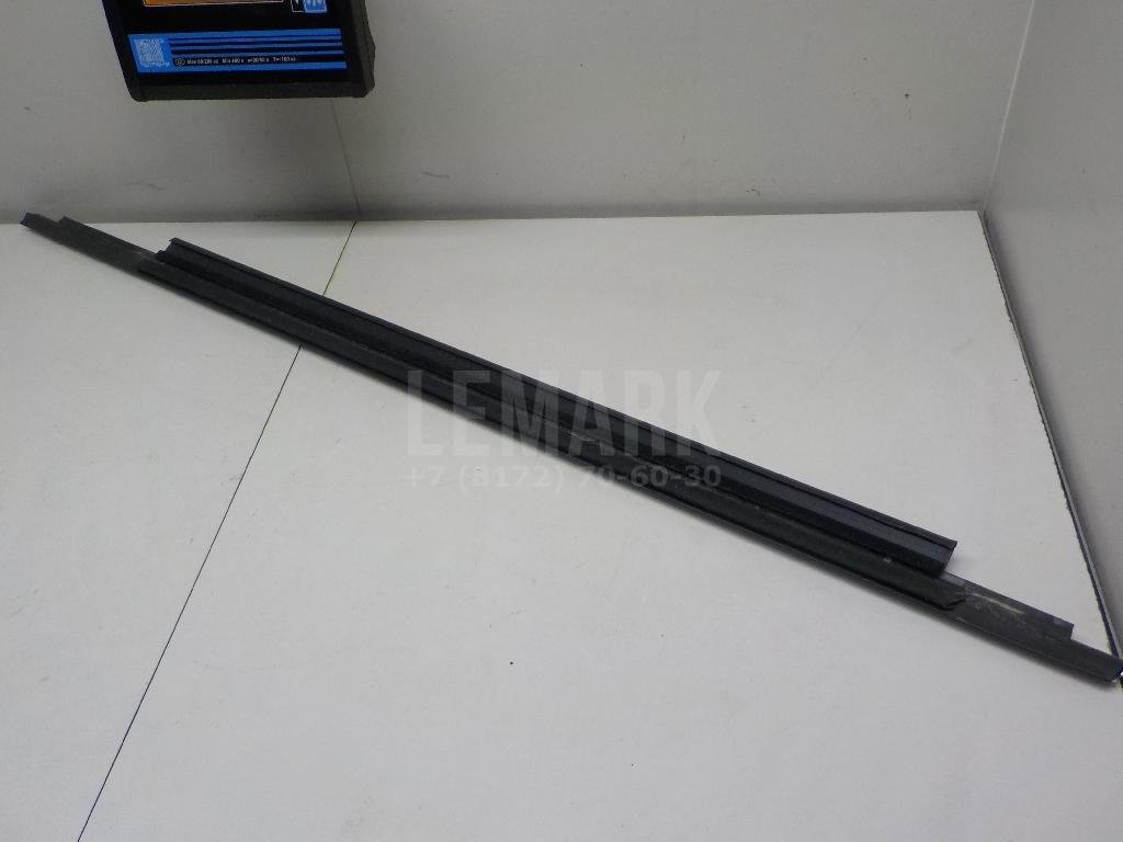 Накладка стекла заднего правого