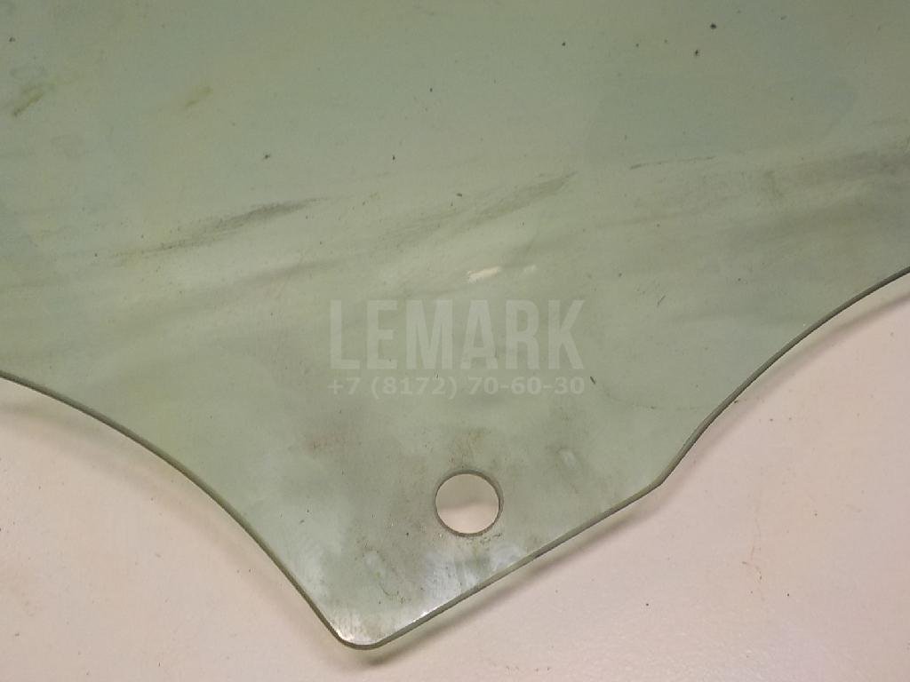 Стекло двери передней правой