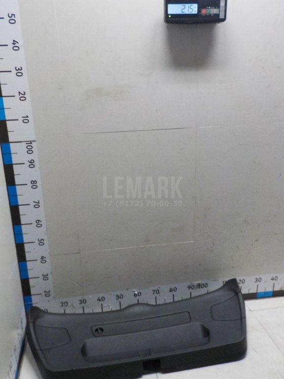 Обшивка двери багажника